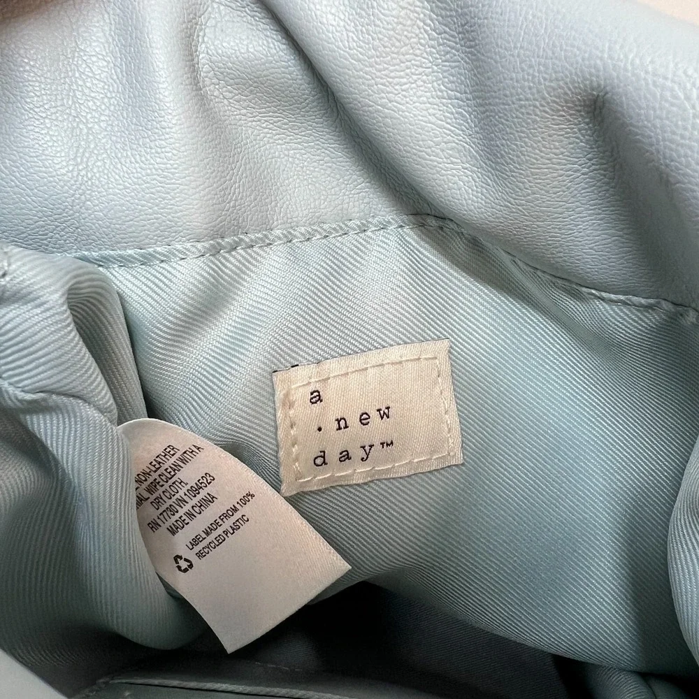 A New Day Light Blue Cinch Top Crossbody Purse‎ Faux Leather Good Condition